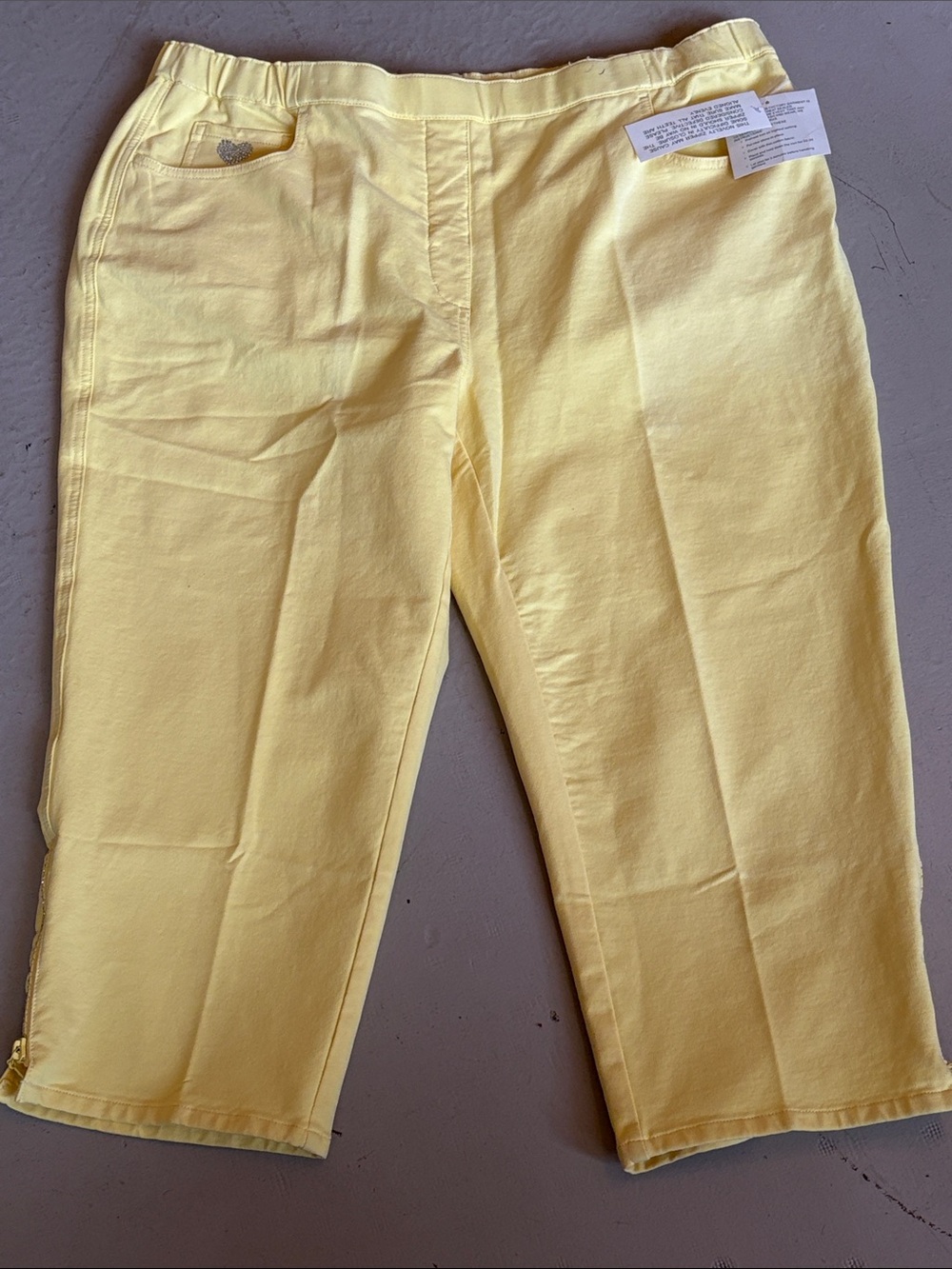 Dream Jeannes by Quacker Factory Women's Yellow Capris Rhinestone Embellishment